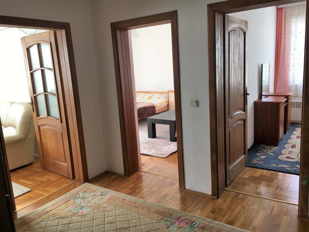 Center Apartment Pristina Exteriör bild